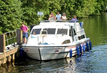 Hiring a boat on the River Thames